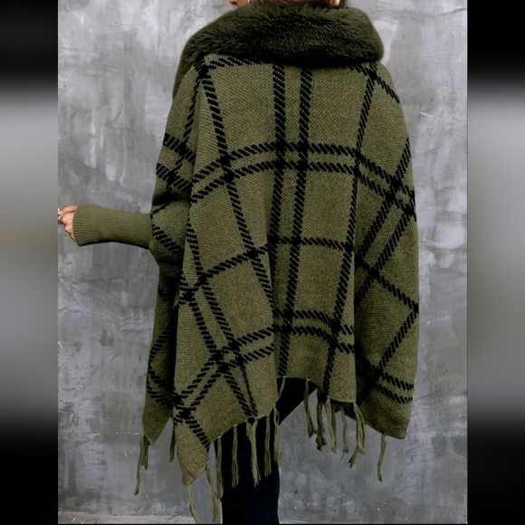 Comfy Faux Vegan Fur Plaid Fringe Cuff Sleeve Shawl Sweater Cardigan - Picture 3 of 12